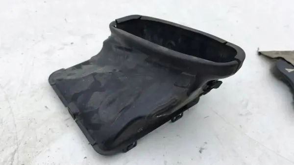 Conduto de ar Mercedes-Benz OEM A1675051600 - Usado image 8