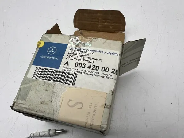 MERCEDES VITO W638 Achterremblokken Set OEM A0034200020 image 3