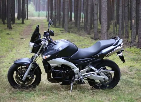 Auspuffkollektor SUZUKI GSR 600 06-10 OEM image 9