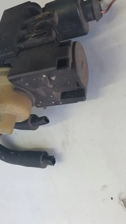 Soupape à vide Audi OEM 8k0906627 4car pour A4 B8 image 5