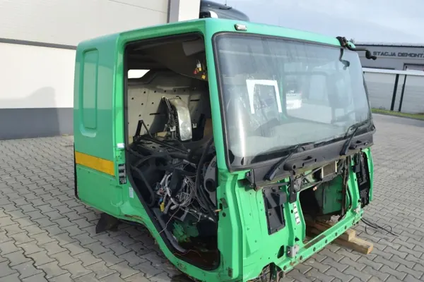 DAF CF Dagcabine Frame met Linkerdeur - OEM image 4