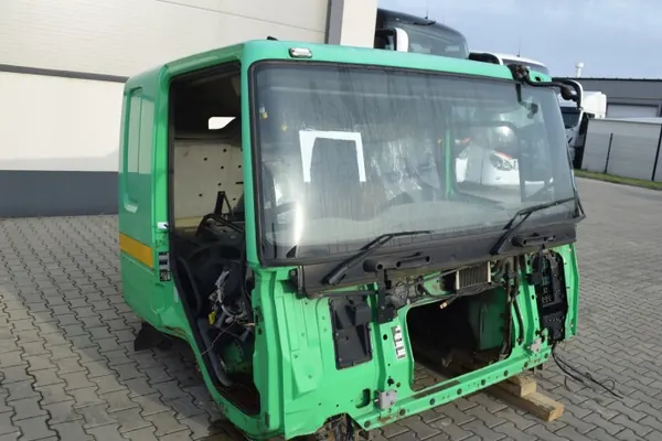 DAF CF Dagcabine Frame met Linkerdeur - OEM image 5