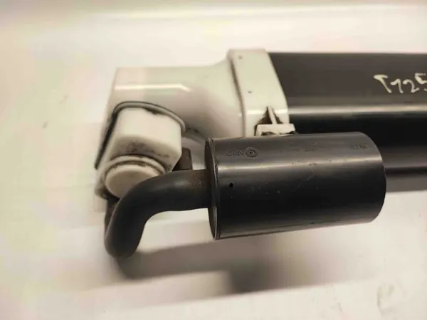 Dodge Challenger Kraftstoffdampffilter OEM P68231653AC image 5