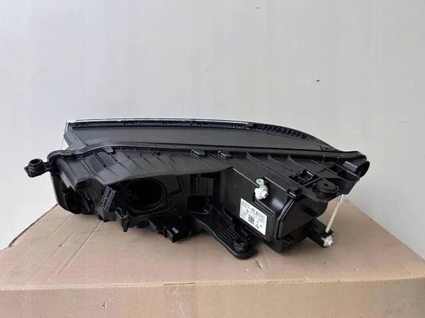 Farol direito VW Touareg 761941774 image 3