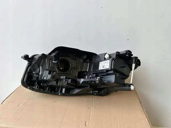 Farol direito VW Touareg 761941774 image 4