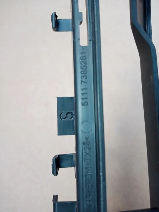 Griglia anteriore sinistra BMW G30 G31 2016- image 5