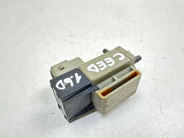 Vanne de contrôle de suralimentation KIA Ceed 2011 image 4