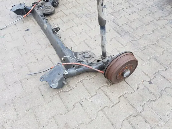 Dacia Duster I Lift 13-17 1.2 TCE Hinterachsschwinge OEM image 3