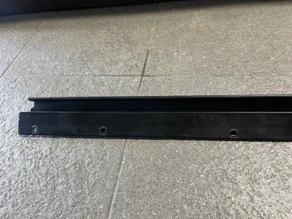 Bovenste schuifdeurrail Rechts OEM 3804685 image 3