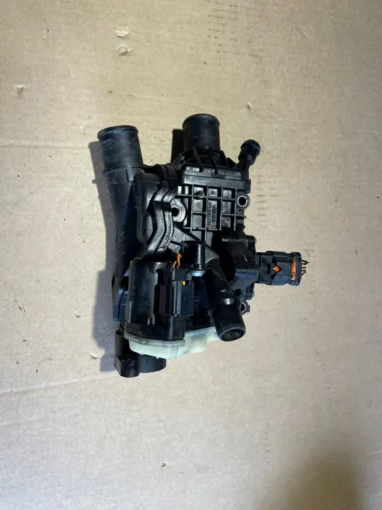 Carcasa de termostato Ford OE DS7Q-8A586-AB image 4