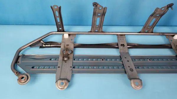 Suzuki SWACE 1.8 Hybrid 21r Penkin Alustus OEM image 7