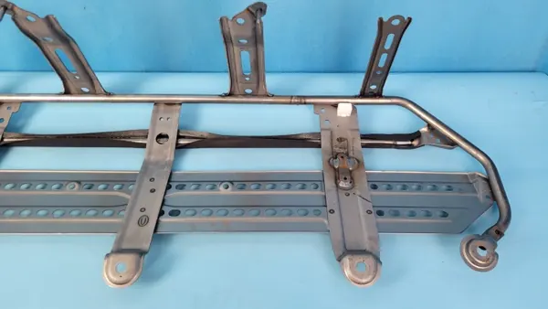 Suzuki SWACE 1.8 Hybrid 21r Penkin Alustus OEM image 8