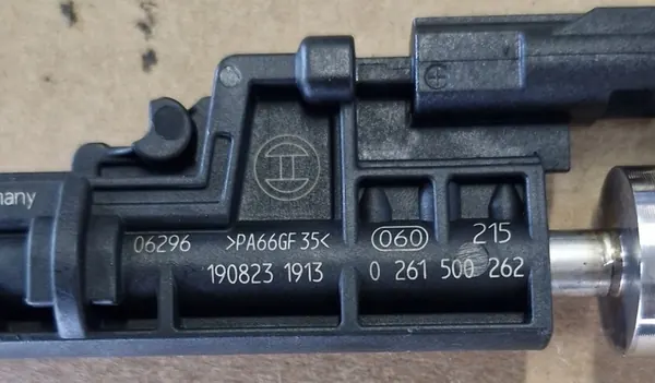 Iniettore carburante BMW X5 2013- Bosch 0 261 500 262 image 3