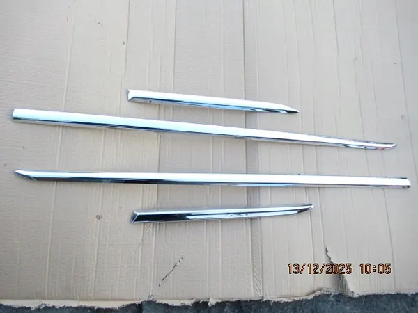 Ensemble de garniture de porte chromée Corolla E21 TS Sedan Toyota OE image 1