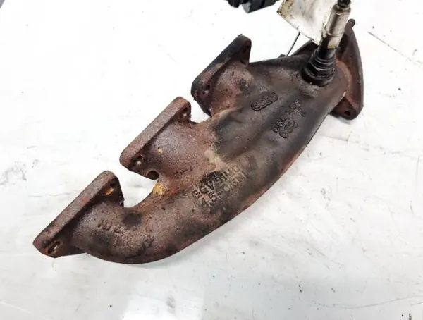 Colector de escape OEM 06E253033E Audi A6 2.4L image 2