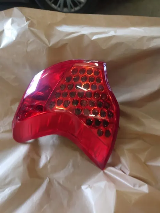 Luz trasera izquierda Peugeot 3008 image 3