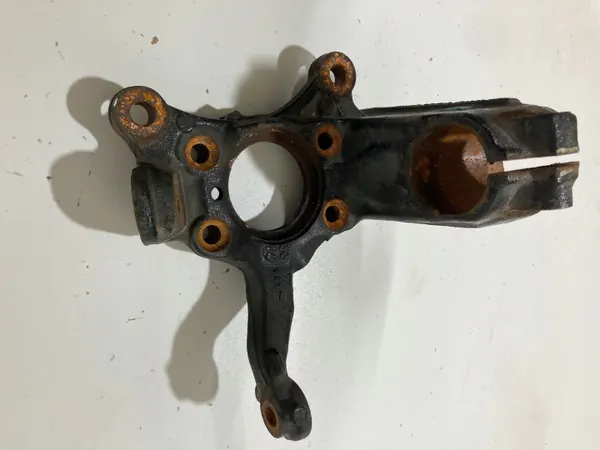 Pivot de roue avant droit Audi Q3 8U OEM image 3