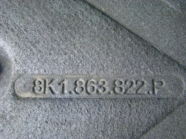 AUDI A4 B8 A5 8T 07-16 Underkörningsskydd 8K1863822P image 3