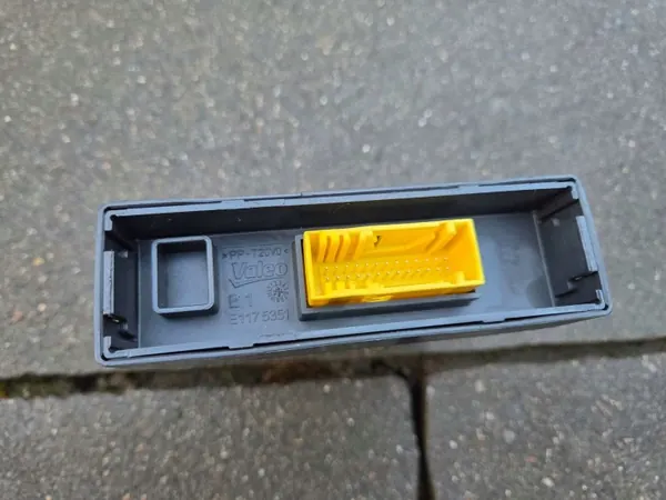 Module de contrôle des feux OEM 9864578480 pour Peugeot 308 III image 4