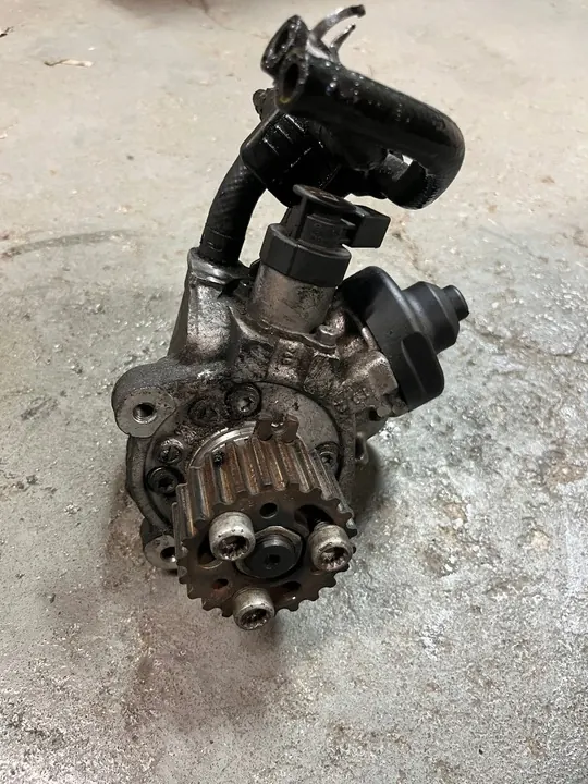 Kraftstoffpumpe VW Audi Seat 2.0 TDI image 2