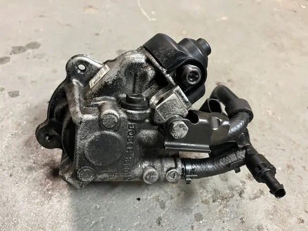 Kraftstoffpumpe VW Audi Seat 2.0 TDI image 3