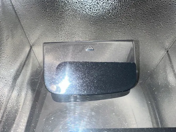 Copertura gancio traino anteriore BMW 7 E65 E66 OEM 51117142166 image 2