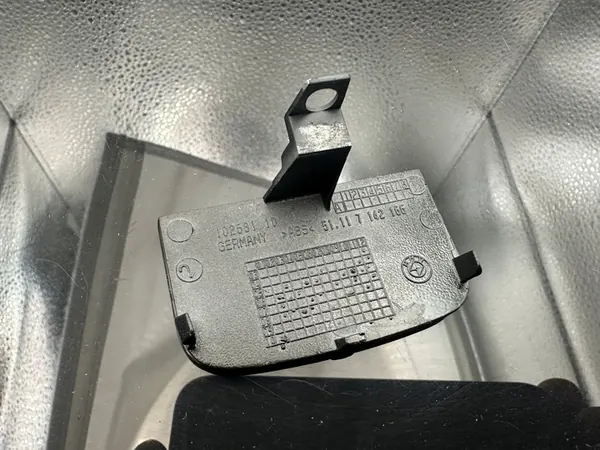 Copertura gancio traino anteriore BMW 7 E65 E66 OEM 51117142166 image 3