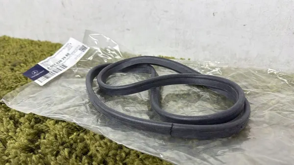 Joint Caoutchouc Phare Avant Mercedes W124 S124 E 124 93- OEM image 2