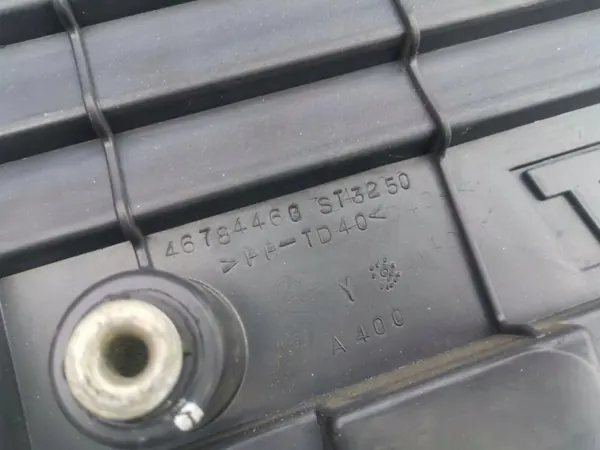 Cubierta motor OEM 46784460 para Fiat Stilo 1.6L image 3