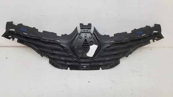 Renault Captur I Front Grill image 4