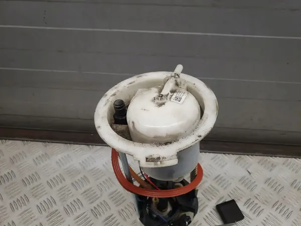 Audi Q5 Brandstofpomp 3.0 TFSI 228kw OEM image 3