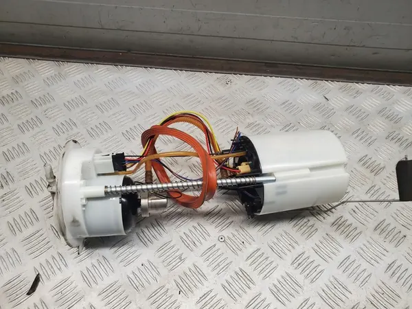 Audi Q5 Brandstofpomp 3.0 TFSI 228kw OEM image 5