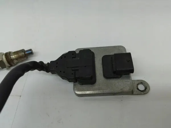NOx-sensor OEM A0009058411 - Begagnat skick image 3