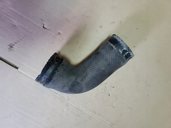 VOLVO V70 S70 850 2.5 TDI Tubería Intercooler Turbo 9434450 image 2