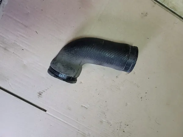 VOLVO V70 S70 850 2.5 TDI Tubería Intercooler Turbo 9434450 image 3