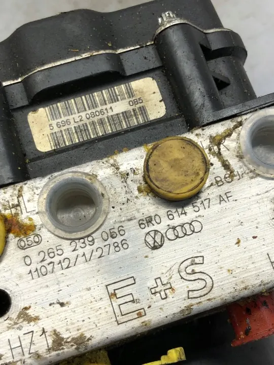 ABS-pompregelaar OEM 0265239056 Gebruikt image 6