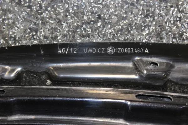 Motorhuv SKODA OCTAVIA II 04-13 image 6