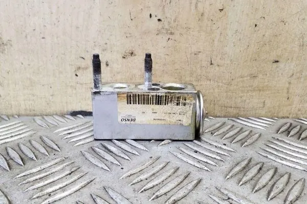 Ilmastointijäähdyttimen venttiili CITROËN C4 GRAND PICASSO II image 6