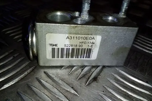 Ilmastointijäähdyttimen venttiili CITROËN C4 GRAND PICASSO II image 7