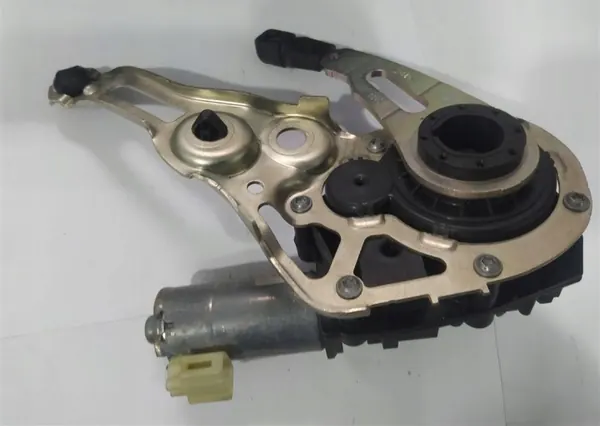 Actuateur de coffre OEM 0390204124 pour Mercedes W205 image 2
