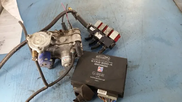 Kit GPL Ford OE d'occasion pour Focus 1.8B 98R image 2
