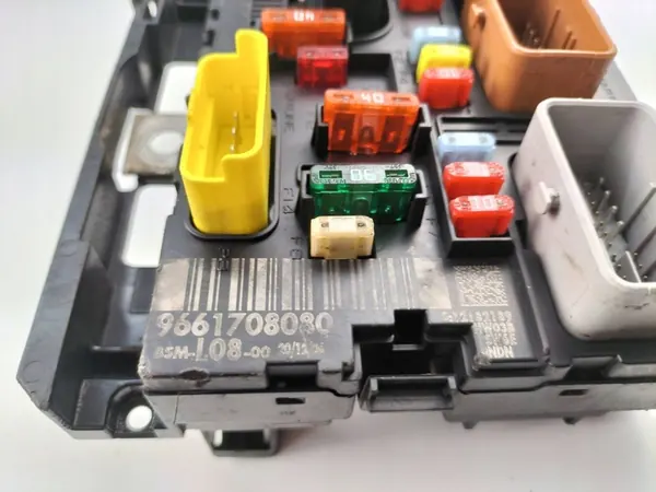 Caixa de fusíveis BSM Citroen C4 I Picasso OE image 4