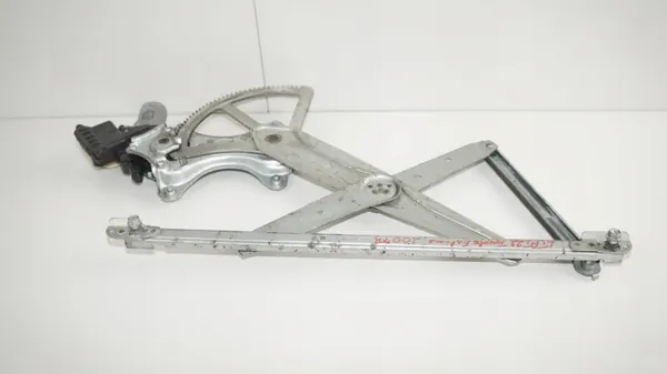 Régulateur de vitre arrière gauche Toyota Estima OEM 360189550 image 8