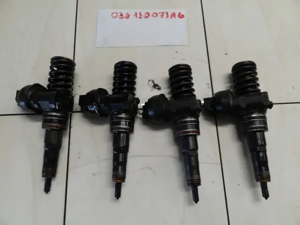 Inyector unidad Audi OE 038130073AG usado image 3