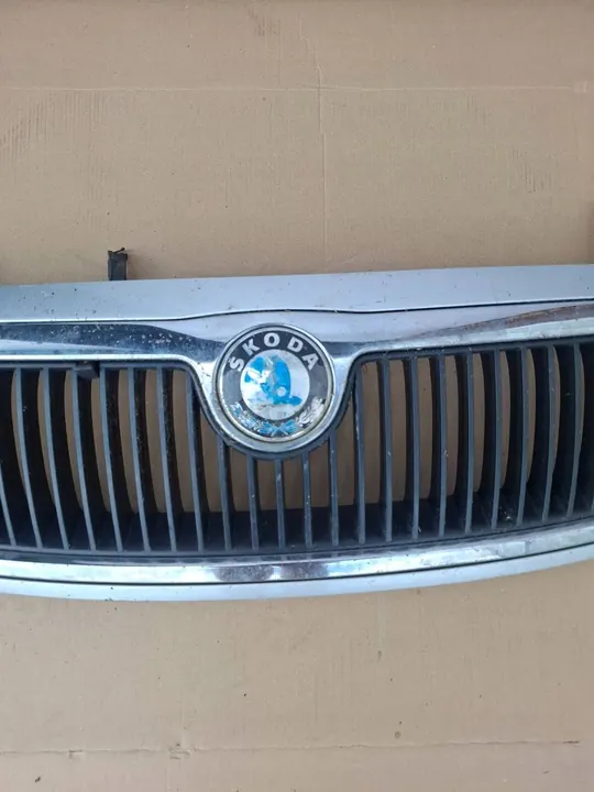 Skoda OE 6Y0853668 grille image 3
