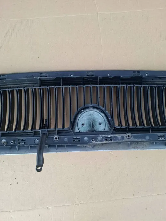 Skoda OE 6Y0853668 grille image 7