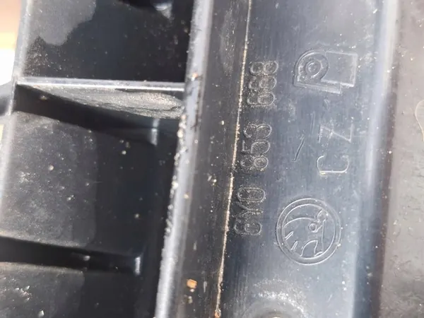 Skoda OE 6Y0853668 grille image 8