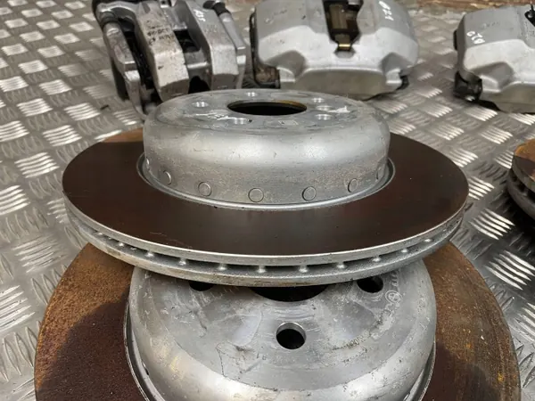 BMW OE 6885839 Bremsscheiben & Bremssattel Set - Gebraucht image 4
