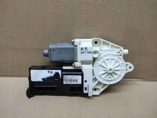 OEM 807300027R fram höger fönsterhissmotor image 2