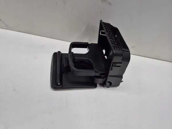 Kopphållare bak VW Golf V image 3